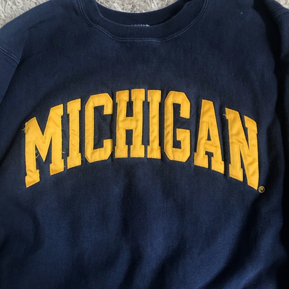 VINTAGE University of Michigan Champion Sweatshirt - Picture 2 of 5